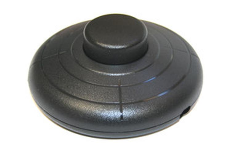 dH INTERRUPTOR DE PIE.2A/250V. COLOR NEGRO